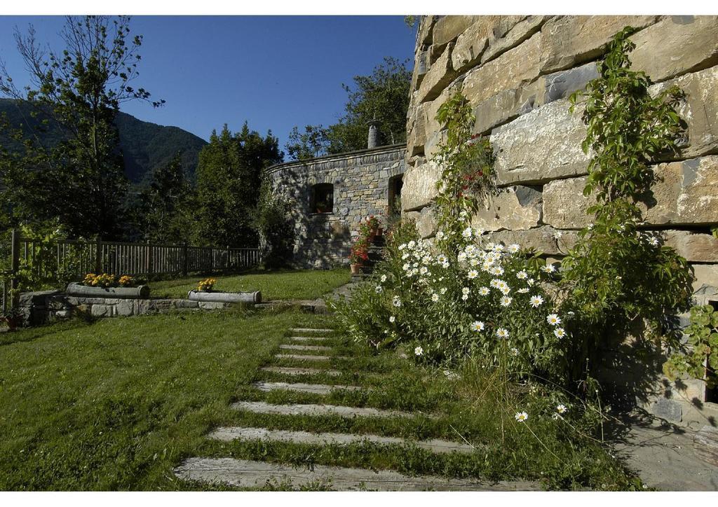 Hotel Rural El Porton De Murillo Broto Kültér fotó